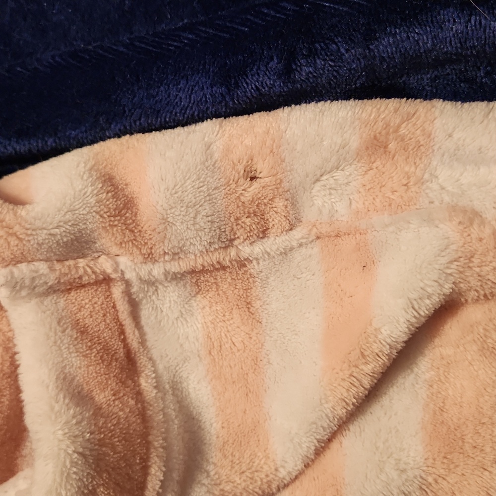 Pink Robe, Size M - Picture 3 of 5